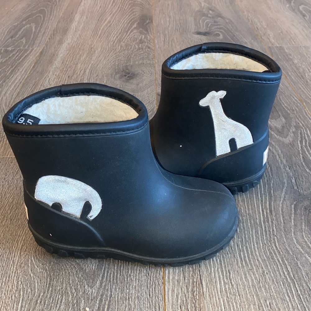 Toddler fur line rubber slip on boots